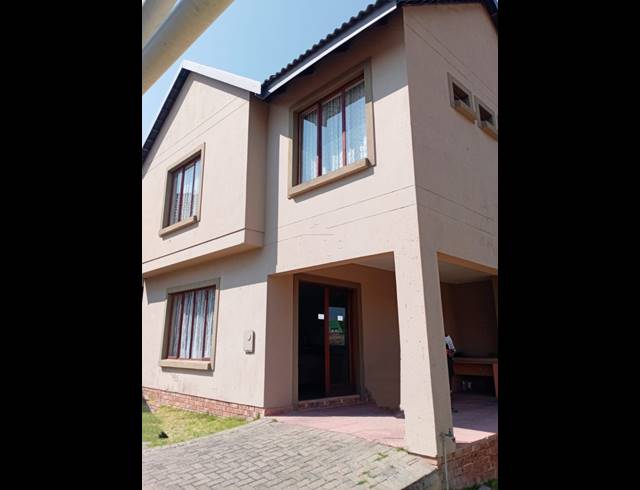 3 BEDROOM FREESTANDING TO LET IN NOORDRAND